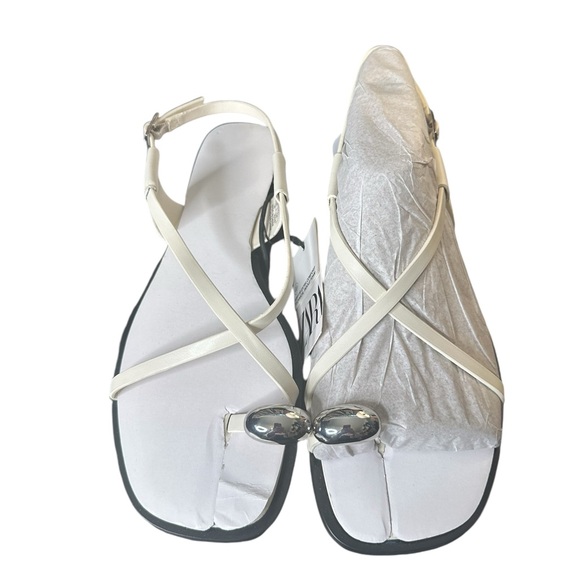 NWT ZARA FLAT Cross strap Sandals W/Silver Metal Toe strap Embellishment Sz 8.5 - Picture 2 of 9